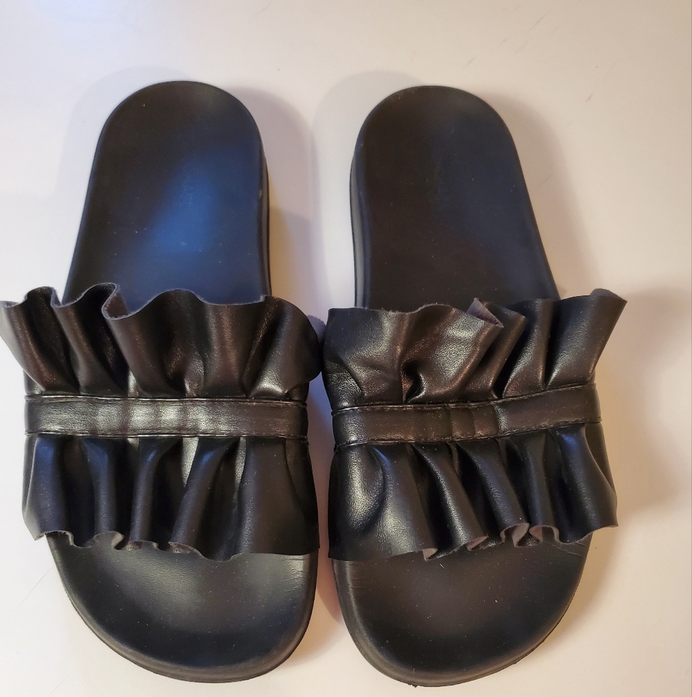 Michael Kors Slides Size 9